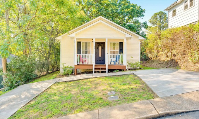 Chattanooga Cabin | Bungalow Charmer with private Hot Tub!