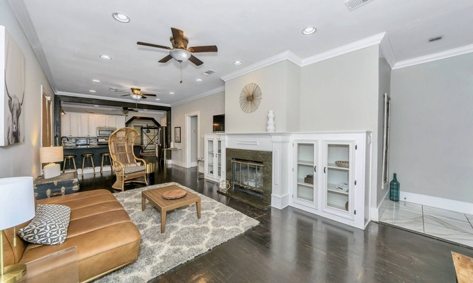 Oak Cliff House | Bungalow Gem in Historic Bishop Arts Oak Cliff
