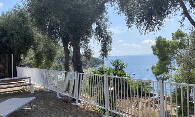 Ventimiglia House | Bungalow in holiday resort 6-8pp + beach + pool