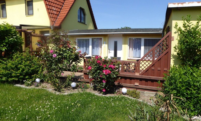 Zweedorf House | Bungalow in Zweedorf mit Liegewiese