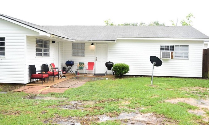 Grand Bay House | Bungalow near Main Street - #2