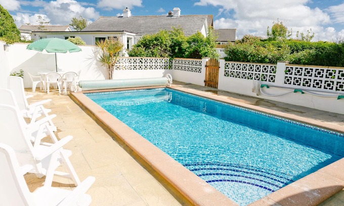 St Merryn House | Bungalow-Outdoor Heated Swimming Pool (open May-September)StMerryn Padstow