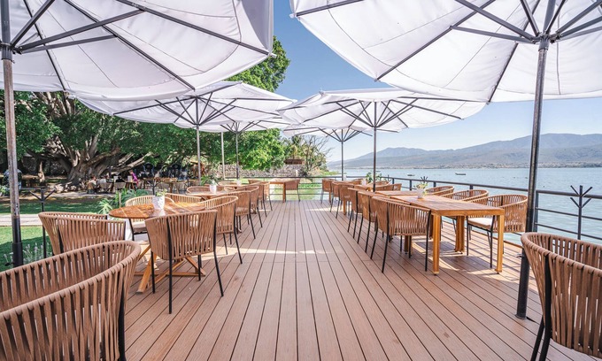 Cajititlan House | Bungalow with jacuzzi and lake view