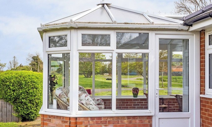 Alford House | Bungalow with one double and one single.