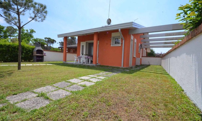Bibione Pineda House | Bungalow with private garden