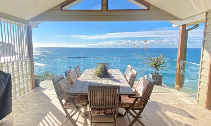 Mona Vale House | Bungan Bliss - Point Blank Ocean Panorama