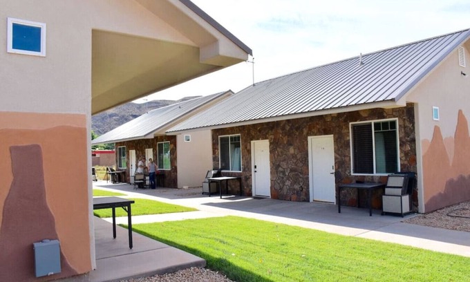 La Verkin Cabin | Bunkhouse 1B Sleeps 4
