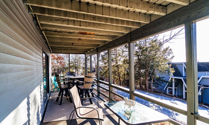 Osage Beach Apartment | Buoyant Place Hang Out 2 Private Studio Homes!