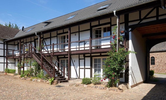 Blens Apartment | Burg Blens