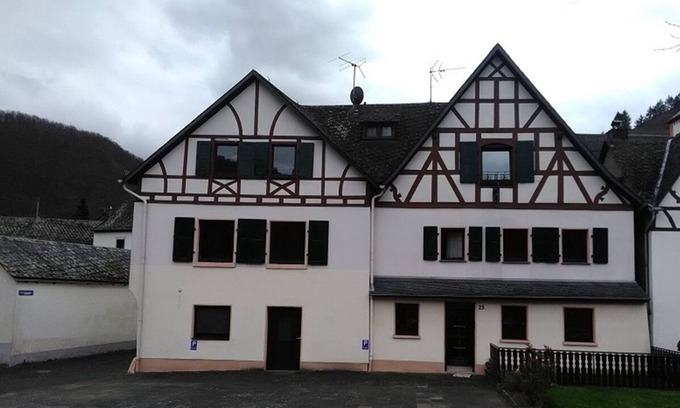 Kurrenberg House | Burgen on the Moselle for 10 people