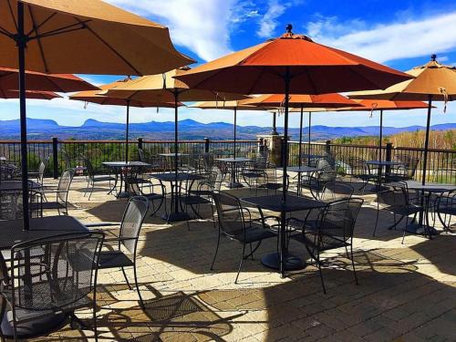 East Burke Hotel | Burke Mountain Hotel