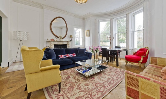 South Richmond Apartment | Burlington House, by Veeve