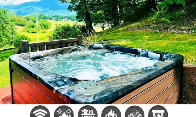 Wears Valley Cabin | Burning Tree 3 Bedroom Cabin by RedAwning