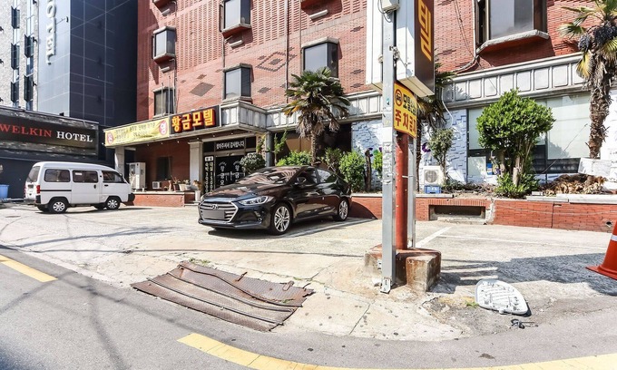 Daeyeon-dong Hotel | Busan Daeyeondong Hwanggeum