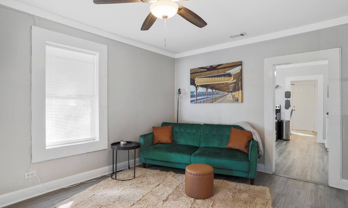 Hattiesburg Cottage | Buschman Station - Cottage near Downtown Hattiesburg