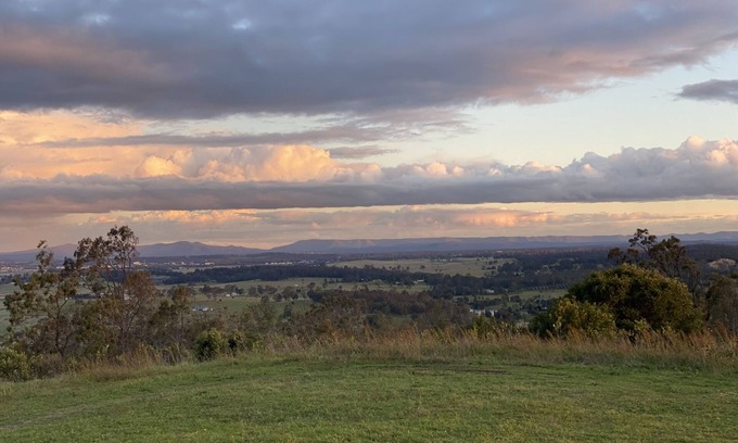 Rosebrook House | Bush Retreat with private jacuzzis, amazing views, great for large groups