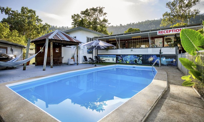 Airlie Beach Cabin | Bush Village Holiday Cabins