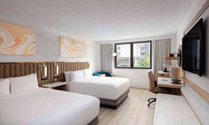Flagami Hotel | Business-Friendly Property! Three Attractive Units, Near Brickell City Centre