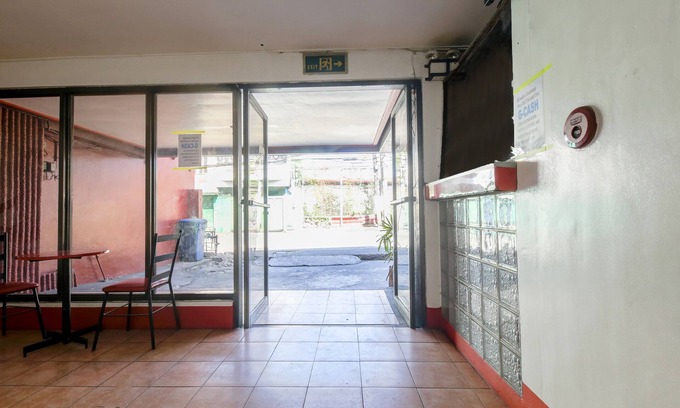 Quezon City Hotel | Busline Apartelle