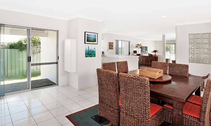 Geographe House | Busselton Beach House with WIFI- Beautiful Busselton Beach House with beachviews