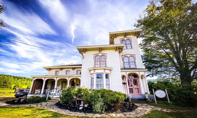 Cherry Creek Bed & Breakfast | BUTLER HOUSE at The Cherry Creek Inn
