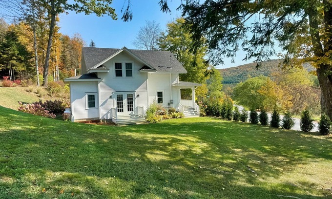 Morris House | Butler House Vacation in the lap of luxury in Morris NY ~ HEATED SALTWATER POOL