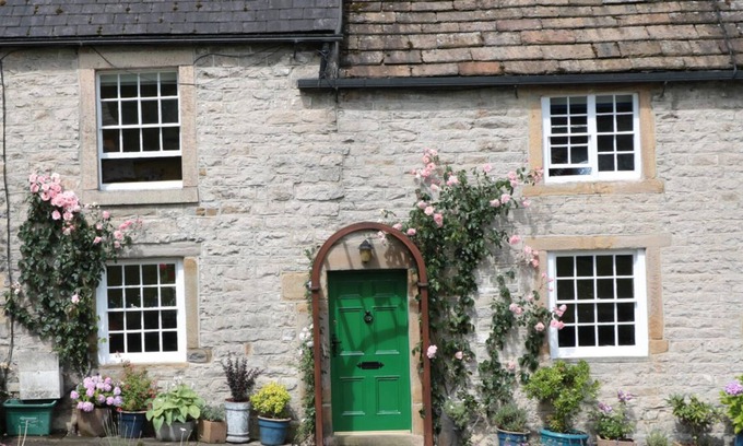 Castleton Cottage | Buttercup Cottage