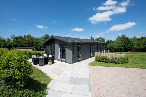 Lifton House | Buttercup Lodge, 33 Roadford Lake Lodges