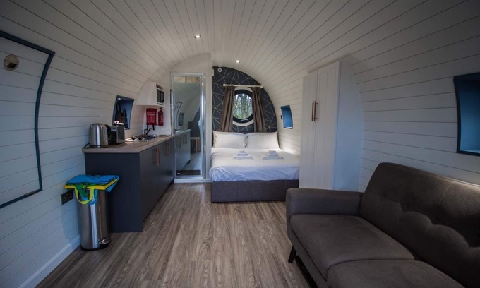 Pickering Cabin | Buttercup Pod - sleeps 2 | Gold Award winning