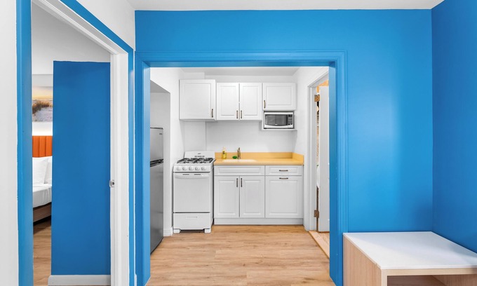 Wildwood Crest Hotel | Buttercup Suites