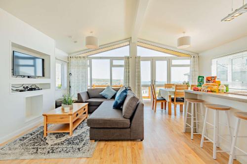 Swanage House | Butterfly Lodge