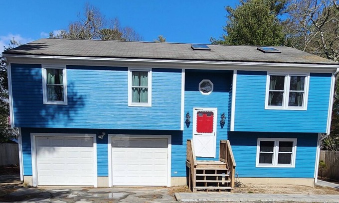 Buzzards Bay Apartment | Buzzard's Bay Beach House Upper