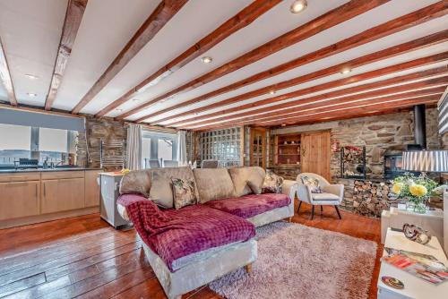 Port Talbot House | Bwlch Farm Barn