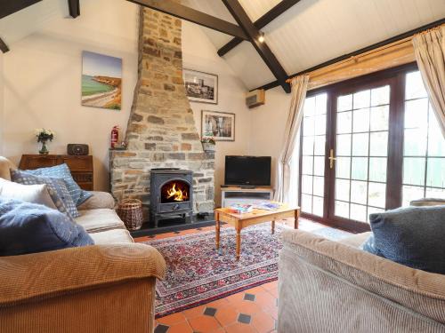 Trefin House | Bwthyn Alarch