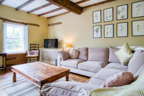 Crynant House | Bwthyn Berwig - 3 Bedroom Cottage - Llanrhidian