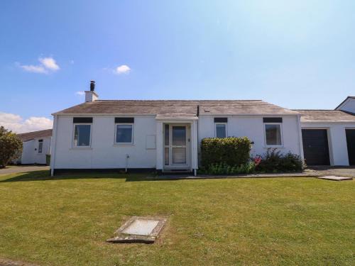 Edern House | Bwthyn Gwyn Bach