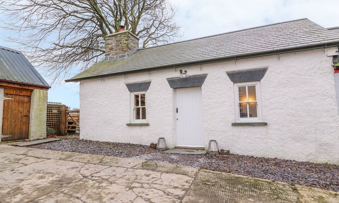 Boncath Cottage | BWTHYN LAN, family friendly, character holiday cottage in Boncath