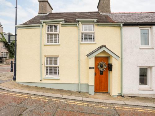 Cemaes Bay House | Bwthyn Lili Lily Cottage