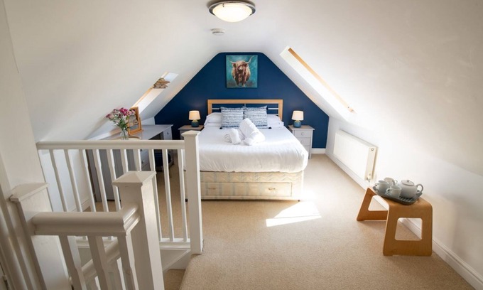 Ty Croes Cottage | Bwthyn Siwan: Two bedroom, pet-friendly holiday cottage