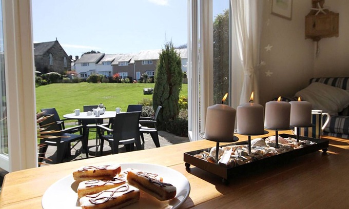 Borth-y-Gest House | Bwthyn y Mor