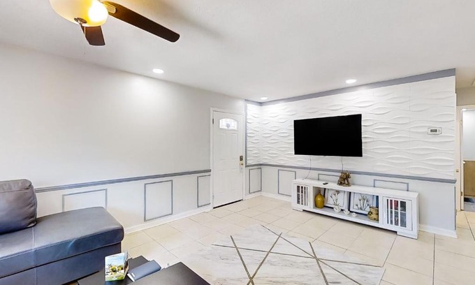 Beach Haven House | By the Beach - In-Law Suite