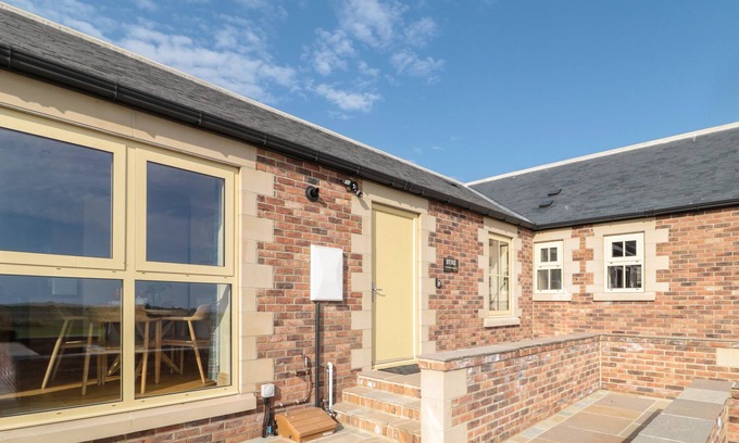 Embleton Cottage | BYRE COTTAGE, family friendly, character holiday cottage in Embleton