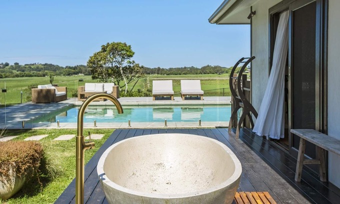 Myocum House | Byron Stables (With Car Parking)