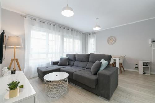 Maria Auxiliadora Apartment | Cálido en el corazón de Vigo by CABANA Rentals