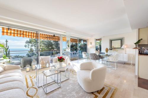 Vallauris Apartment | Côte d’Azur Sea View Tennis Beach Access