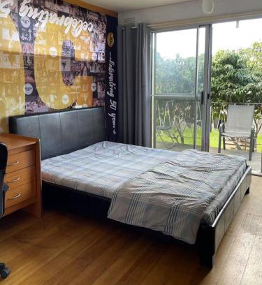 Bundoora House | c 交通便利民宿旅店Queen room near business district