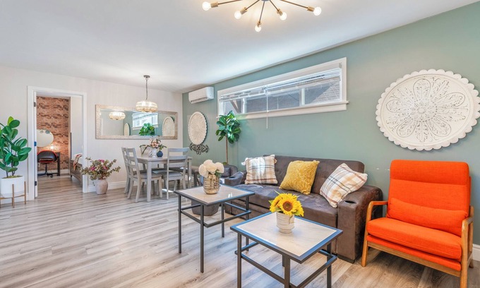 Alhambra Apartment | C2-Bungalow Renovated Quite safe Neighbor close to down town LA King-bed!