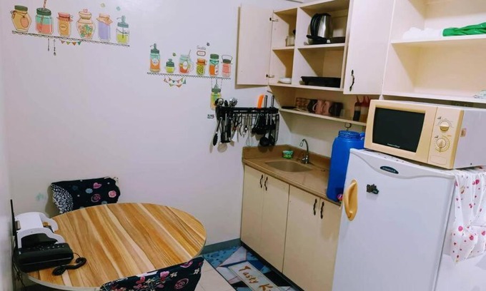 Moonwalk Apartment | (C2) Near Airport and King Size Bed Condominium