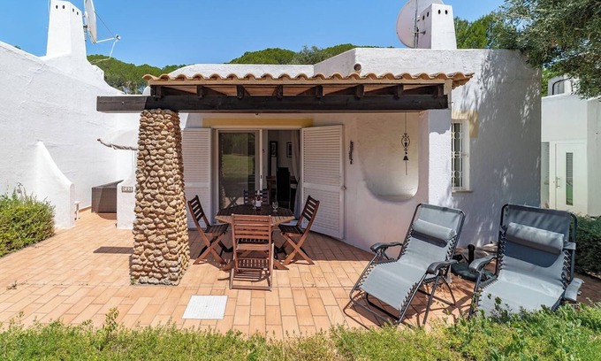 Mato Serrao Ski Chalet | C22 Quinta do paraiso Superbly Appointed and Furnished Bungalow