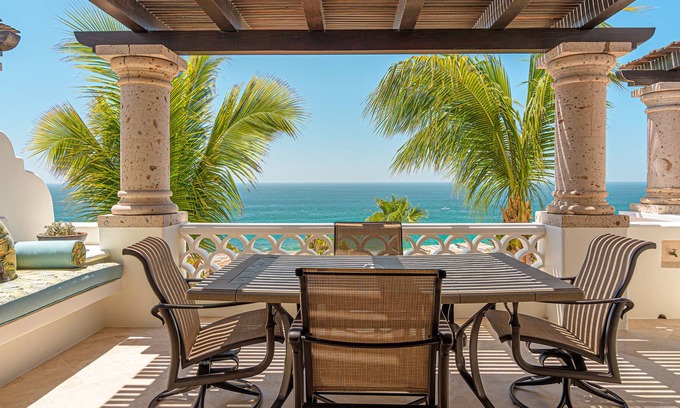 Buzzards Condo | C302 Oceanview Penthouse with Infinity pool and jacuzzi